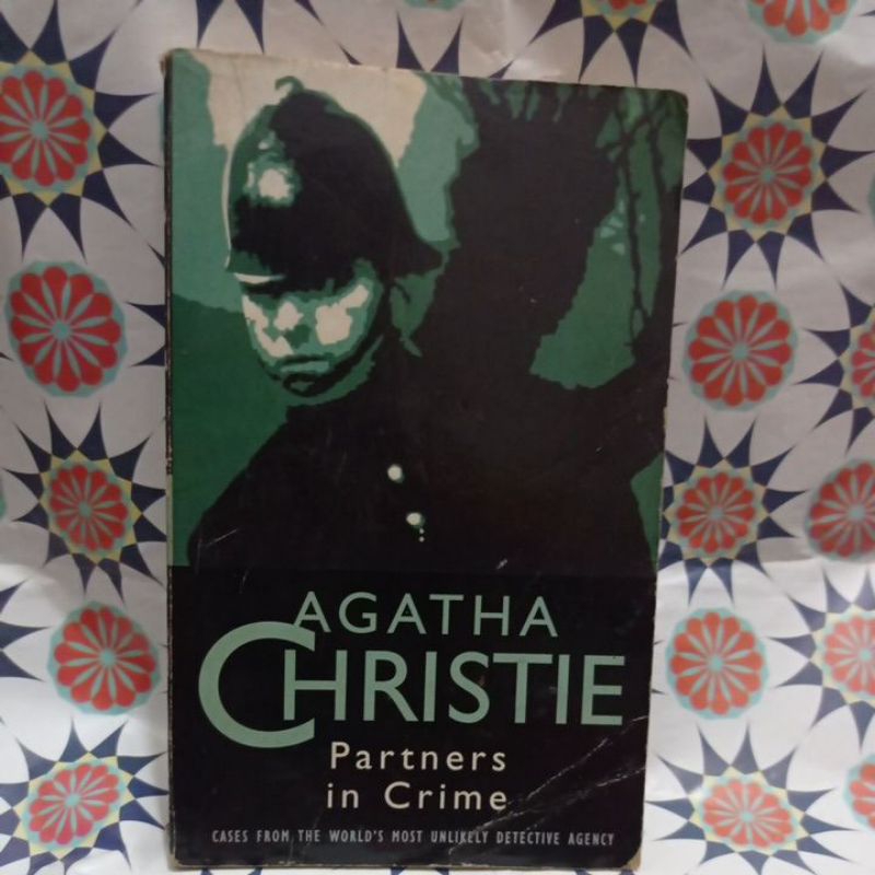 Agatha CHRISTIE PARTNERS ใน CRIME