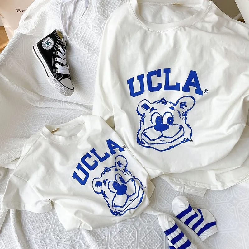 Hobsclothing - เสื้อยืด จัมเปอร์เด็ก และกระเป๋าโท้ท ลายหมี UCLA BEAR น่ารัก สําหรับครอบครัว และผู้ใหญ่