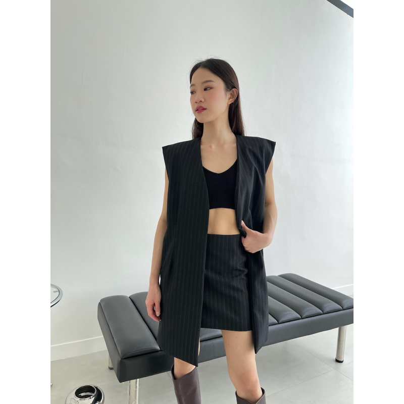 AUGUST VEST*********