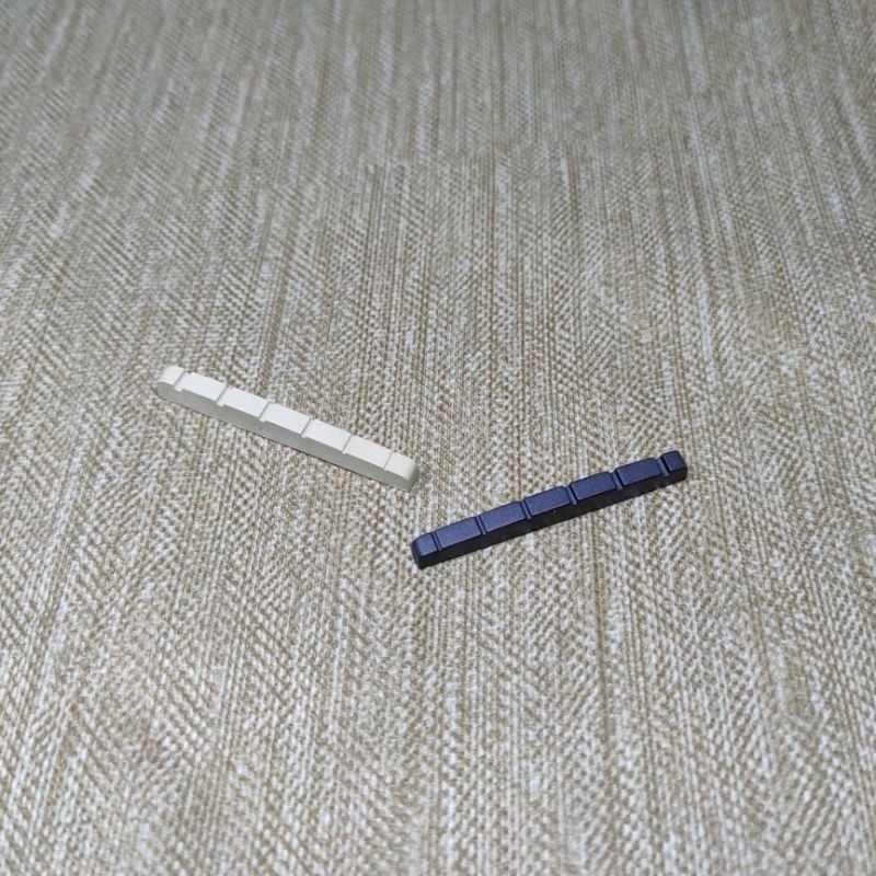 Nut graphite carbon 43mm slotted กีต้าร์ stratocaster fender squier Graptech
