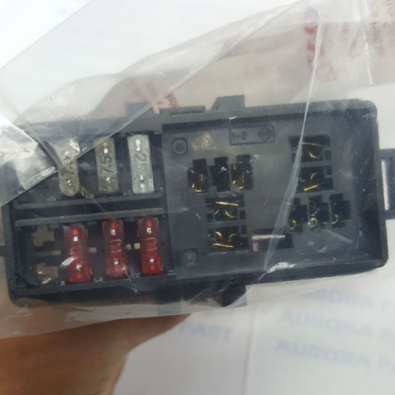 ฟิวส์กล่องฟิวส์ house beat esp pop beat street scoopy จอ 6 K81