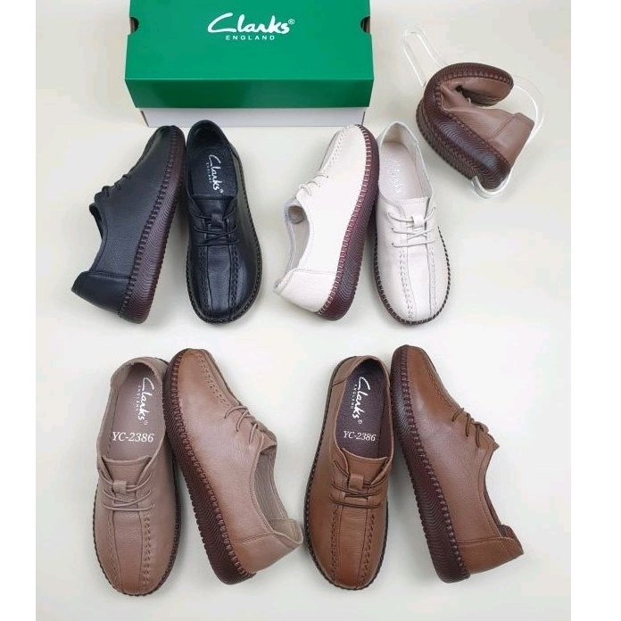 Clarks Omugi-2386 รองเท้าหนัง สําหรับผู้หญิง