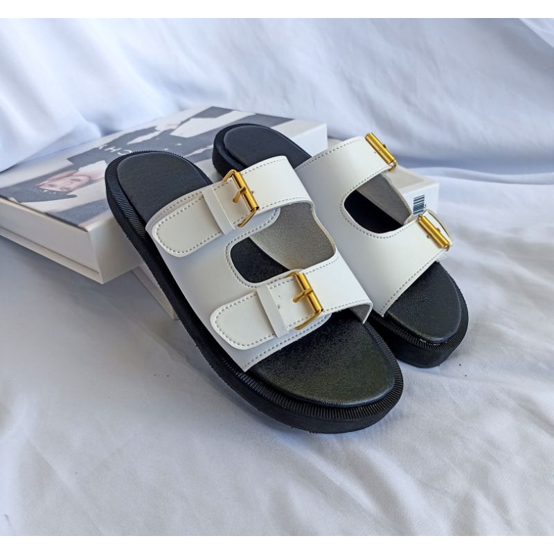 รองเท้าแตะแบบสวม Orien