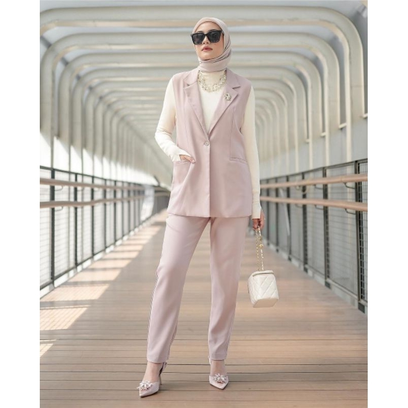 CAMILA VEST & VELMA PANTS DIANA RESTU