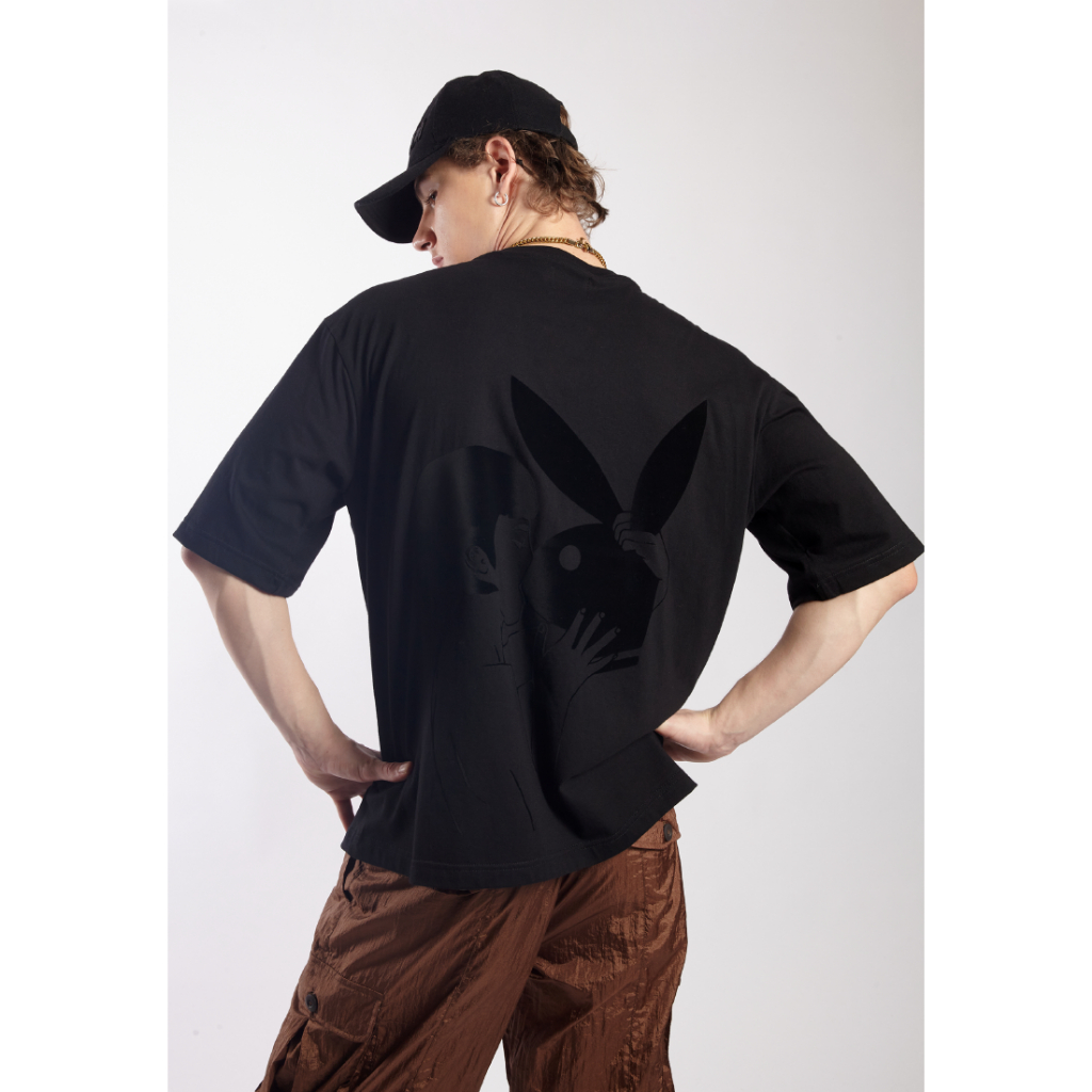 OCWA KISS MY RABBIT OVERSIZED TEE สีดําผู้ชาย