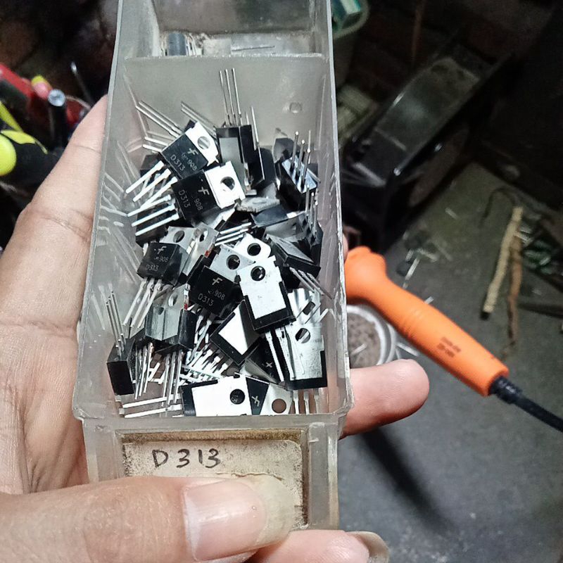 ทรานซิสเตอร์ D313***