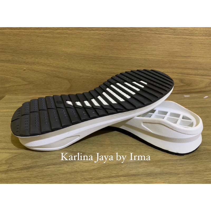 Outsole รองเท้าผ้าใบผู้หญิงรองเท้ากีฬา 36-40