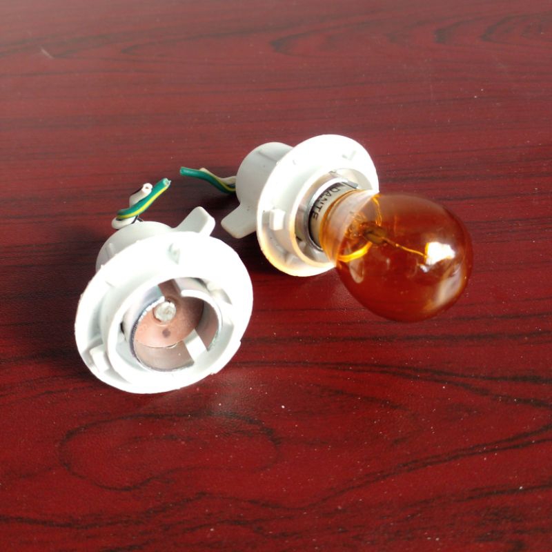 อุปกรณ์ไฟเลี้ยวรถยนต์สากล ไฟเบรค 1 ฟุต 2 BAU15S