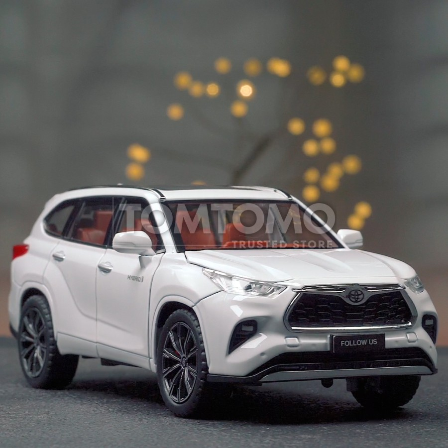 โมเดลรถยนต์ Tomtomo Toyota Kijang Innova Highland Zenix L สีขาว สําหรับเด็กผู้ชาย