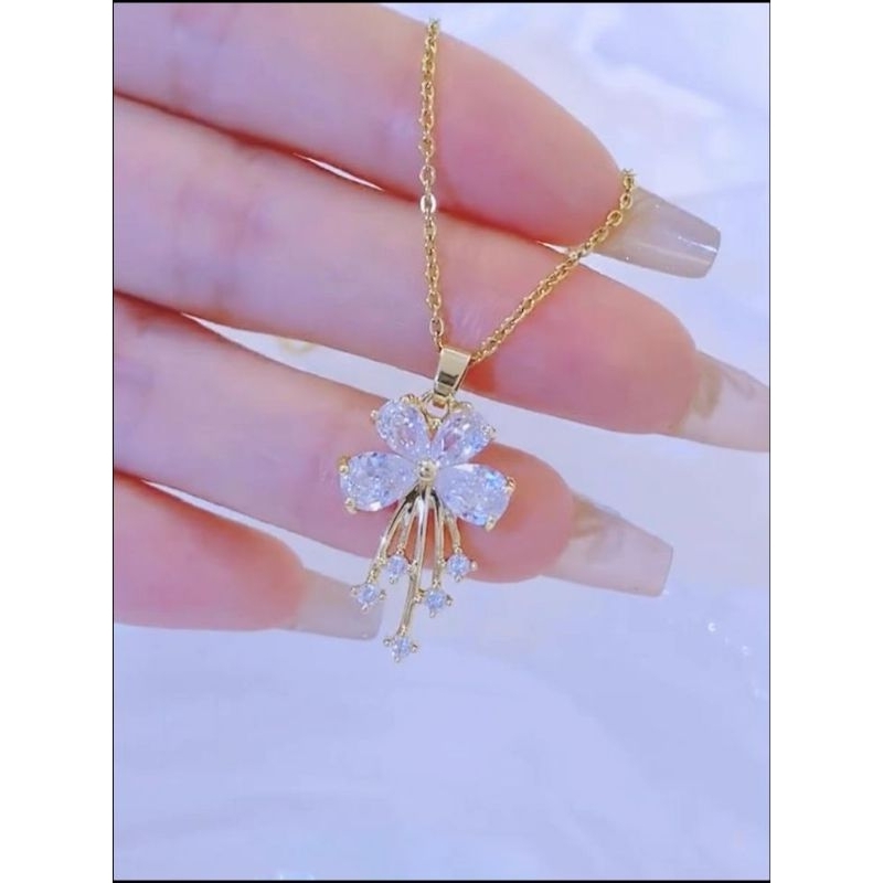 ใหม่ล่าสุด CLB JURAI FLOWER PENDANT TITANIUM สร้อยคอ RUST-PROOF และ CANNOT FADE
