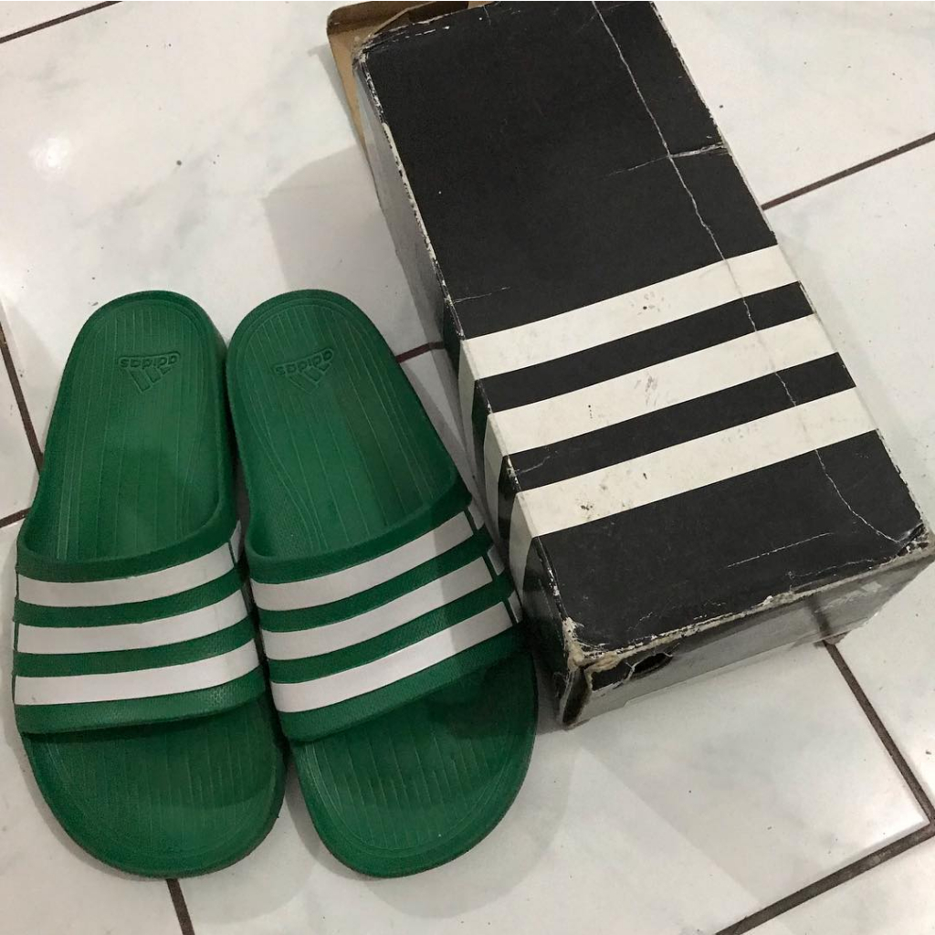 รองเท้าแตะ Adidas duramo slides สีเขียว ไซซ์ 9, 27.5 ซม.