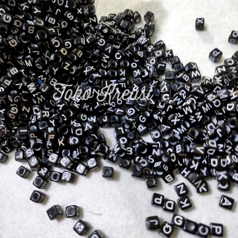 ลูกปัด / Mote box Letters / Alphabet / Alphabet กล่องสีดําเขียนสีขาว