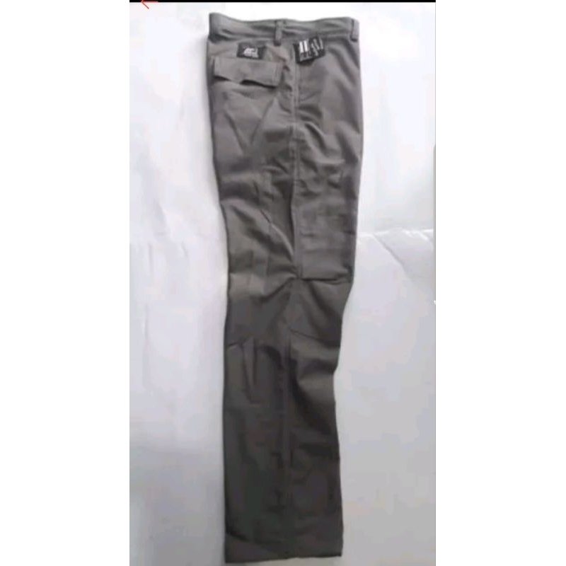 กางเกงกึ่งทางการ Alpina