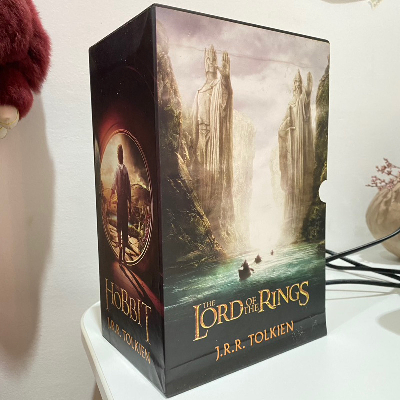 [หนังสือมือสอง/preloved Ori] The Lord of The Rings: The Hobbit, The Return of The Kings, The Two Towers