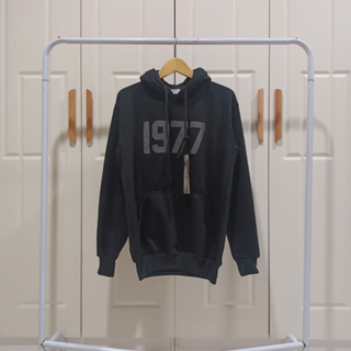 เสื้อกันหนาว มีฮู้ด ลาย Fear Of God 1977s สีดํา สําหรับผู้ชาย