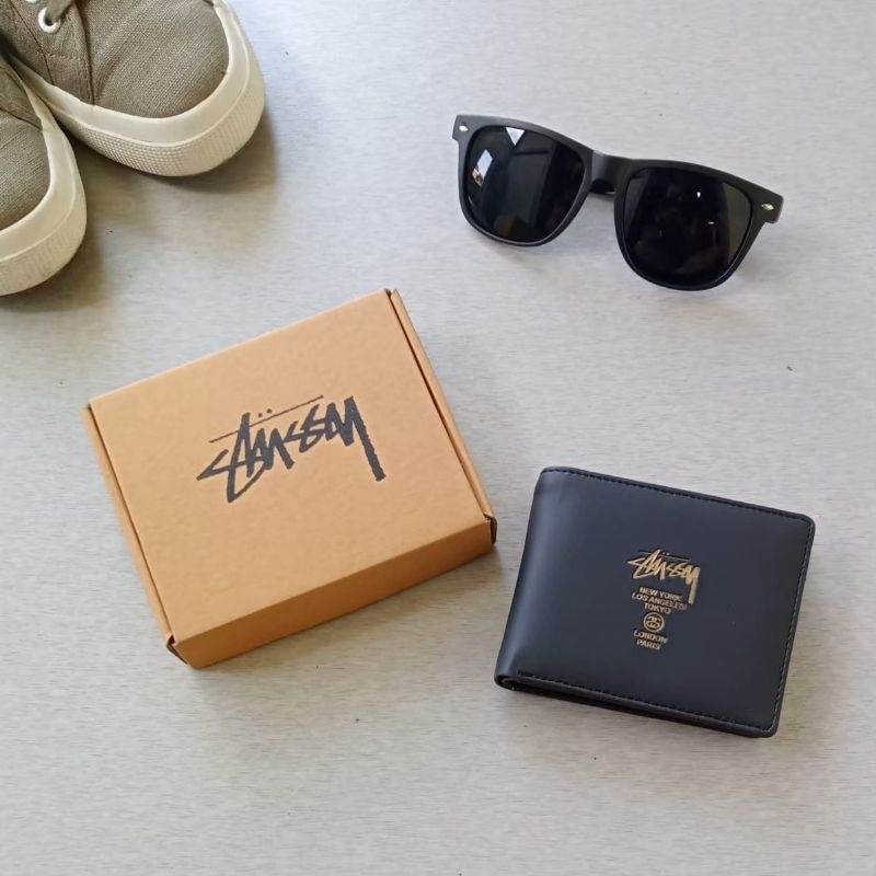 กระเป๋าสตางค์หนังผู้ชาย Stussy นูนโลโก้กราฟิก