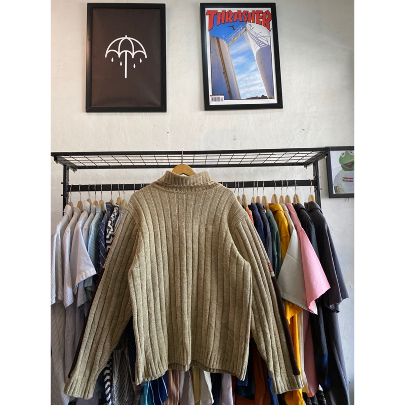 UNKNOWN - KNITWEAR**