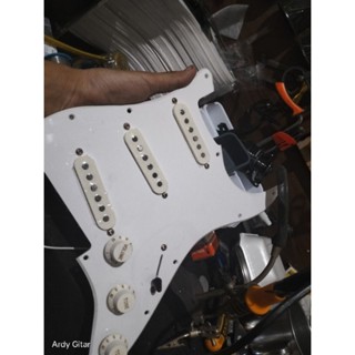 ปิ๊กอัพกีตาร์ Fender strato stratocaster SSS ของแท้