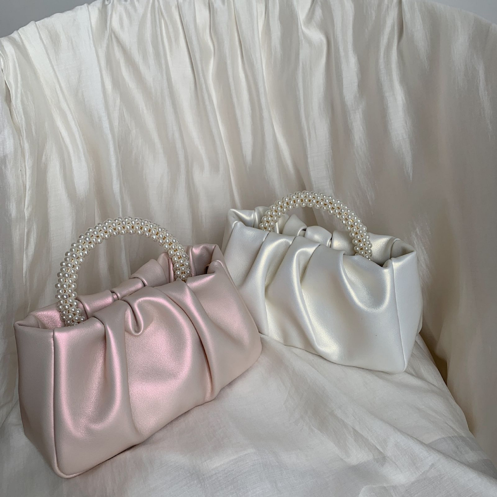 FT73 กระเป๋าสะพายหนังผู้หญิง Pearl Party Sling Bag 22 x 7 x 11.5 ซม.