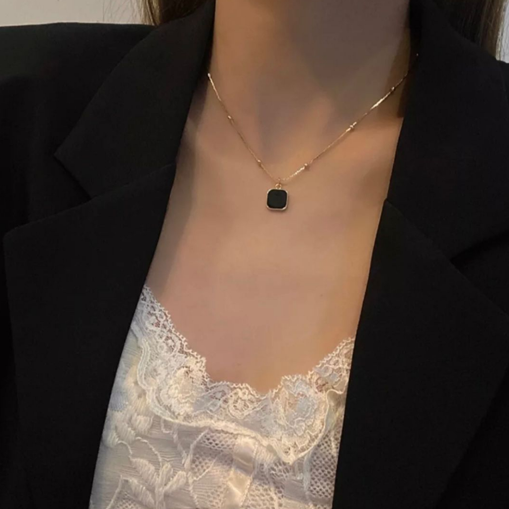 สร้อยคอไทเทเนียมผู้หญิง Clinic Square Klover 316 L