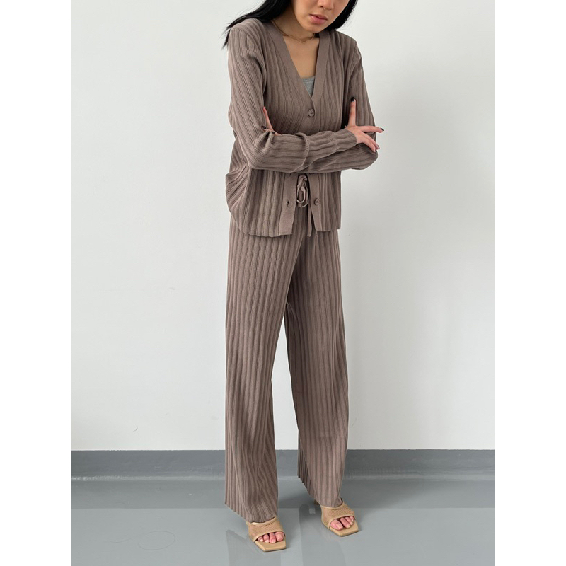 ชุด Willow Knit | ชุดเซ็ตไหมพรม พรีเมี่ยม | สูทไหมพรม สูทไหมพรม | ชุดถัก