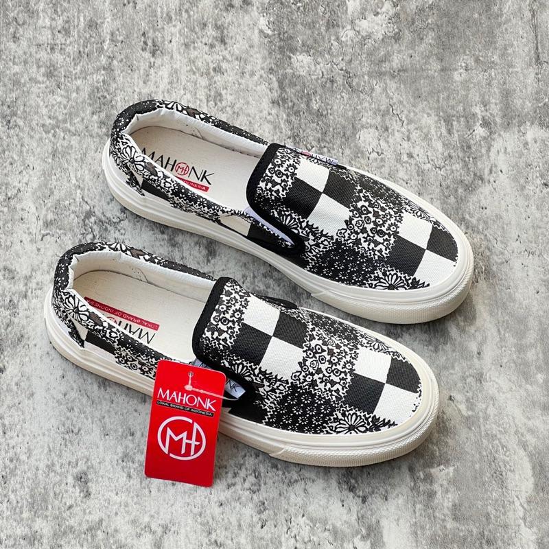 รองเท้า LOKAL Mahonk - Slip On Cb Og ผู้ชายผู้หญิงแบรนด์ท้องถิ่นดั้งเดิม