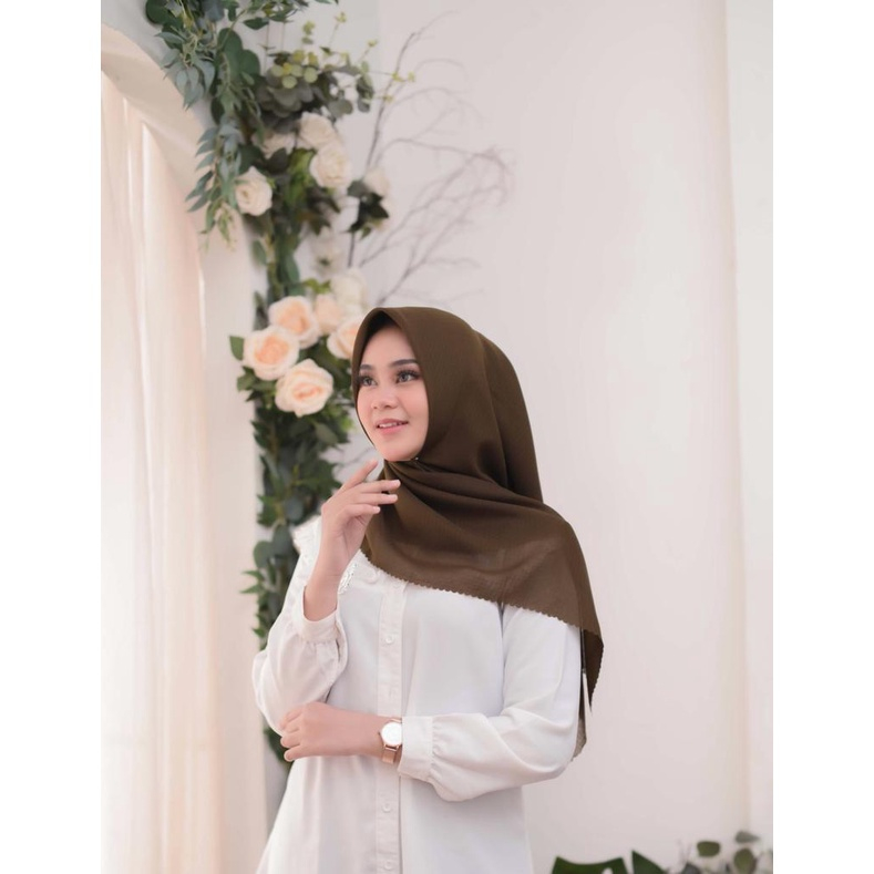 Adela Scarf Glow****