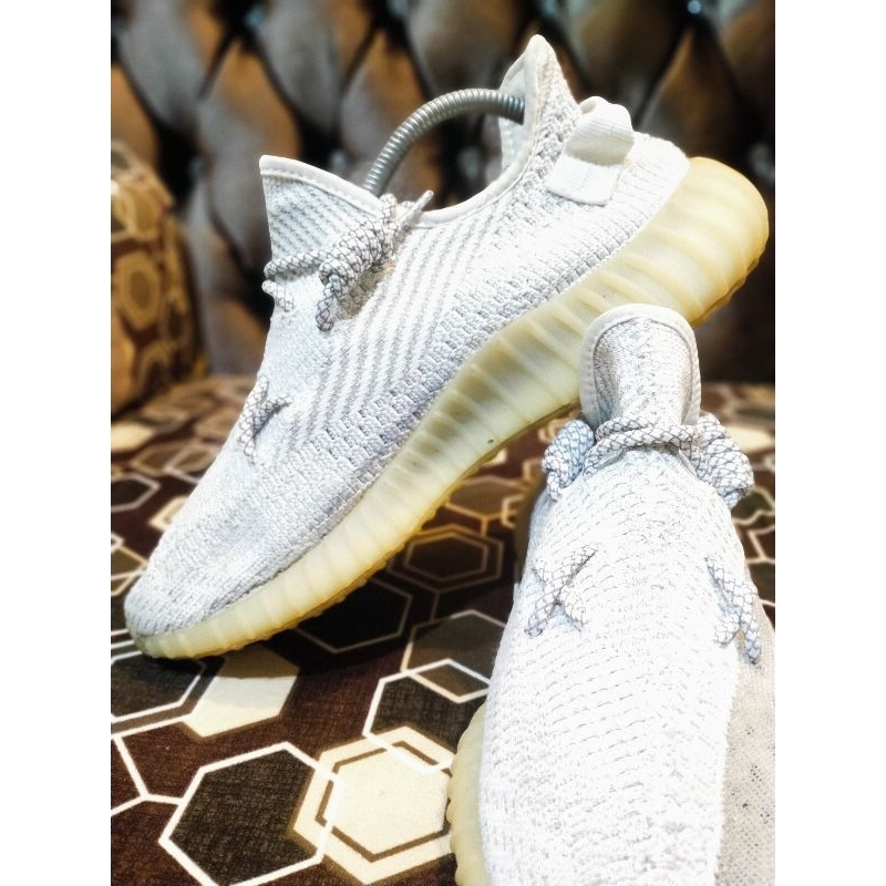 รองเท้า SIMILAR TO Yezzy 350 Size 43