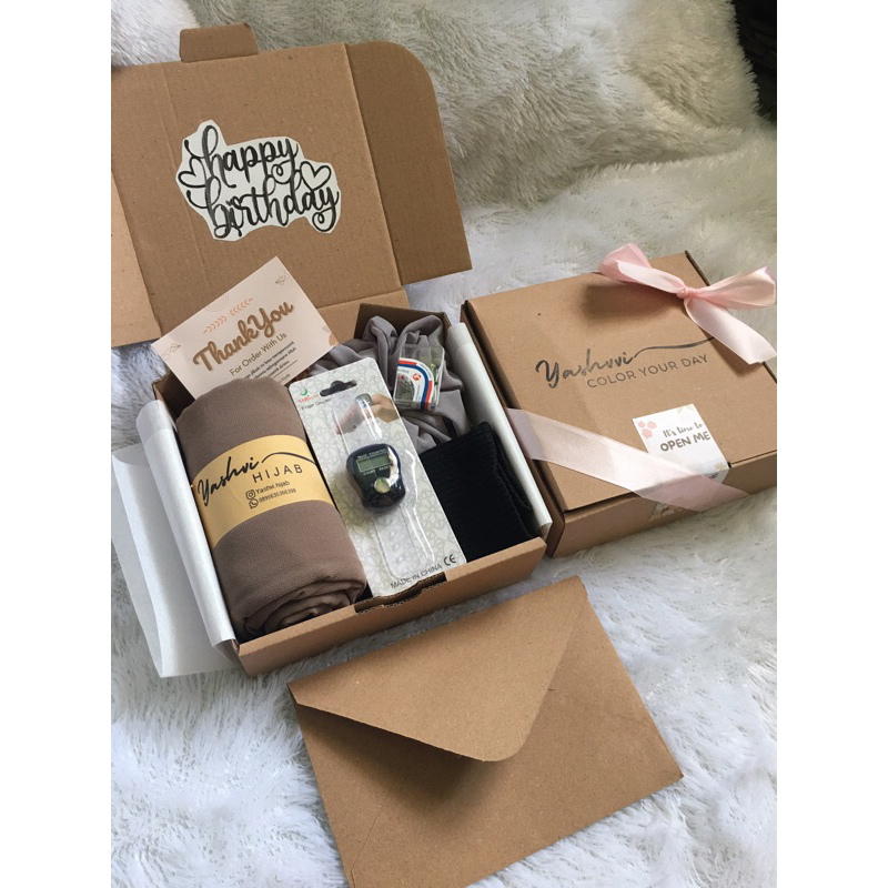 HAMPERS GIFT BOX PASHMINA, BIRTHDAY, WEDDING, ANNIVERSARY, FREE ENVELOPE สําหรับ GREETING REQUEST