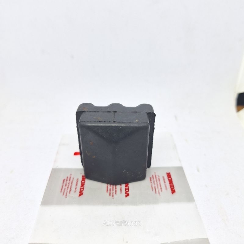 MESIN ยางเครื่องยนต์ Retainer ยาง link stopper ยางแขวนเครื่องยนต์ beat eco street vario 125 150 scoopy