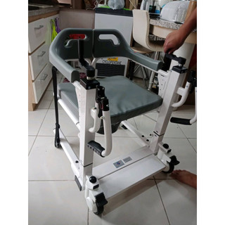 Sella Kursi Roda Transfer Pasien BAB Transport Commode Chair Semi Hidrolik DY77600