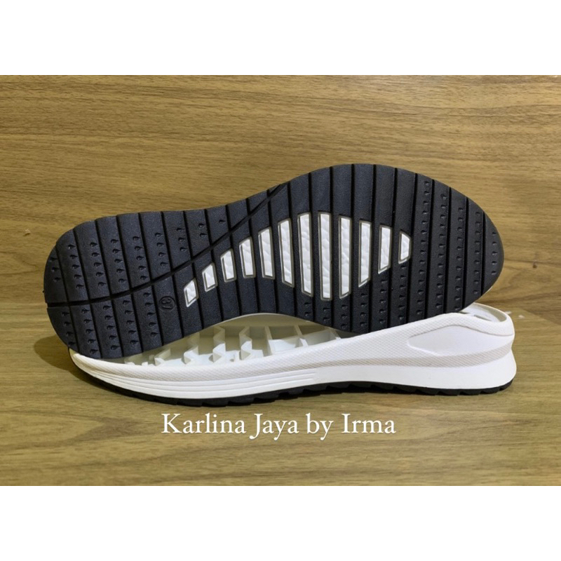 Outsole รองเท้าผ้าใบผู้หญิงรองเท้ากีฬา 36-40