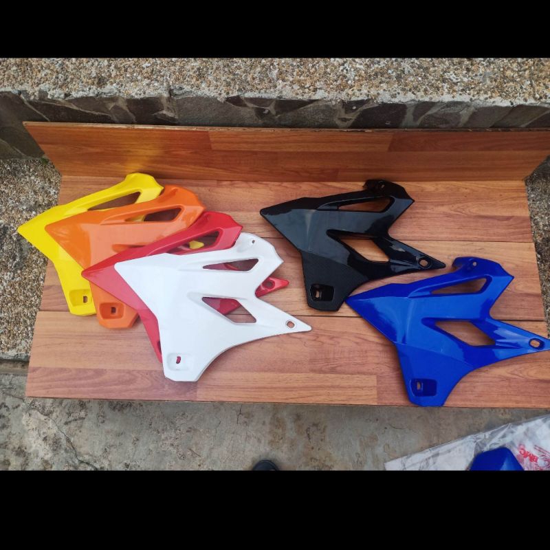WINGS OF TANK YZ 85 2016 ฝาครอบถัง YZ 85 ฝาครอบร่างกาย YZ 85 HOOD YZ85 WINGS YZ85 SHIELD YZ85