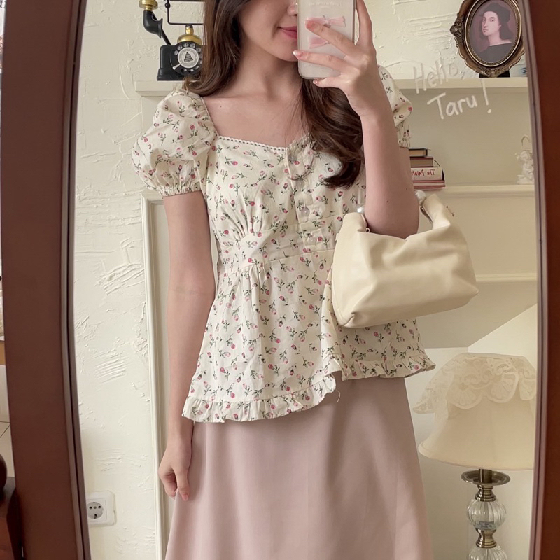 สวัสดีทารุ - Danielle Coquette/Cottecore Top