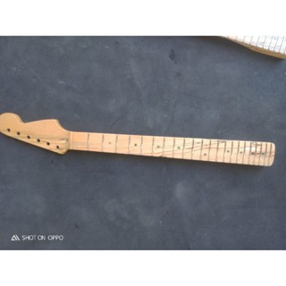 คอกีตาร์ stratocaster spalted maple 22frt