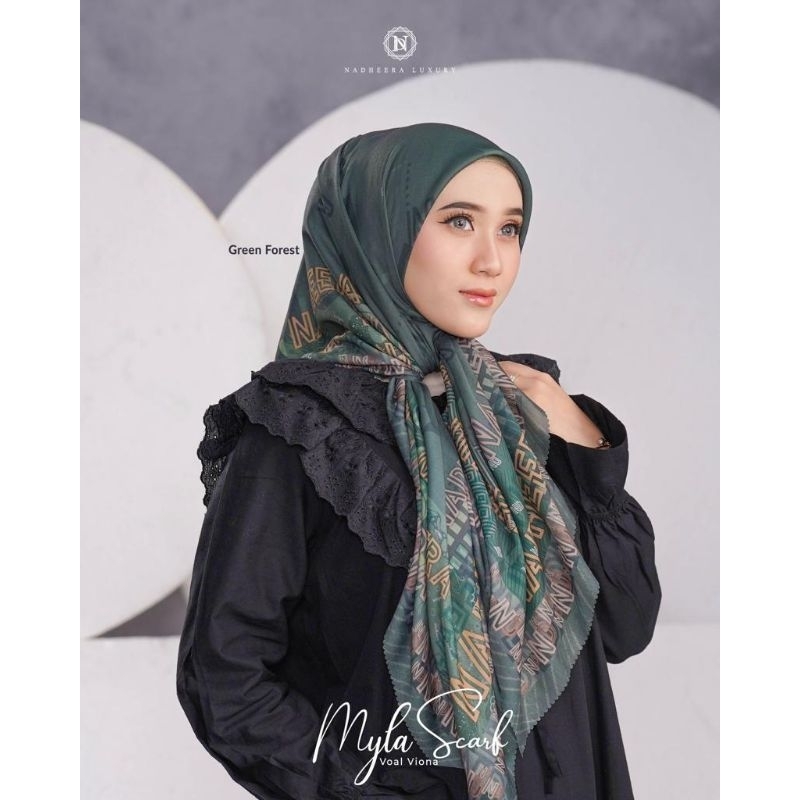 Myla Scarf by Nadheera Luxury