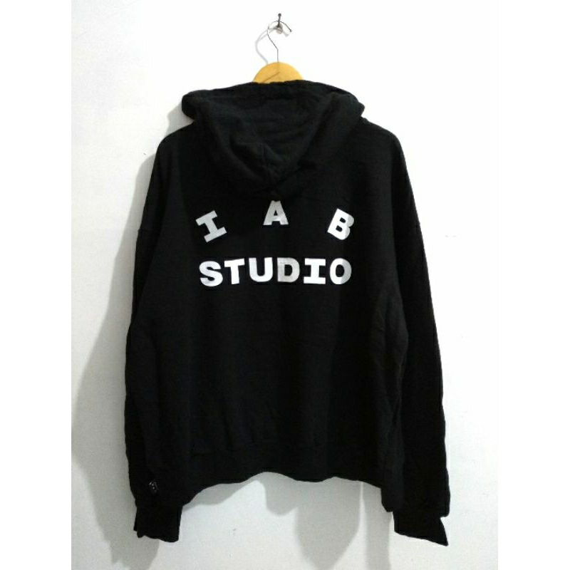 เสื้อฮู้ด "IAB Studio"