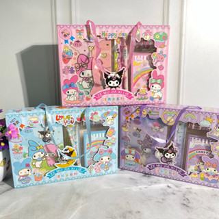 Sanrio Super Complete กล่องสติกเกอร์ SZ-179 5 ชิ้น คุณภาพที่ดีที่สุด / กล่องเครื่องเขียน SANRIO บรรจุหนังสือ สติกเกอร์ ปากกา ไม้บรรทัด วอชิตาเป้ กระดาษโน้ต ครบชุด ขายส่ง และ