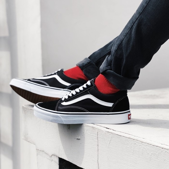 Vans Oldskool รองเท้าผ้าใบลําลอง ของแท้ 100% สีดํา สีขาว สําหรับผู้ชาย และผู้หญิง