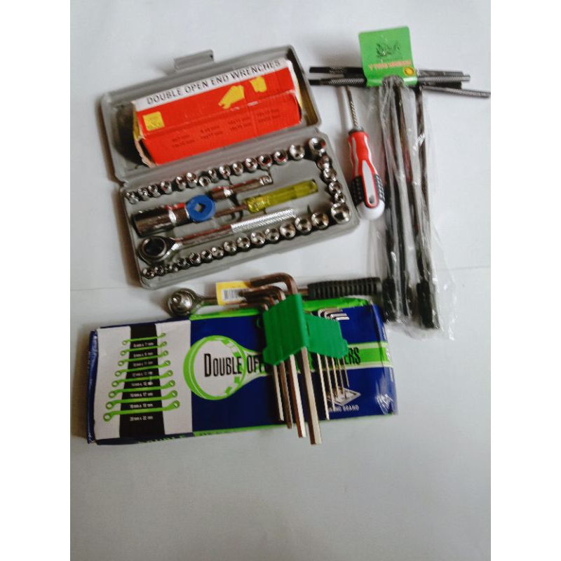 ประแจกระบอก 40 ชิ้น + ประแจแหวน + ประแจ + ประแจ L + ด้ามวงล้อ + ไขควง + T-Wrench 4 ชิ้น