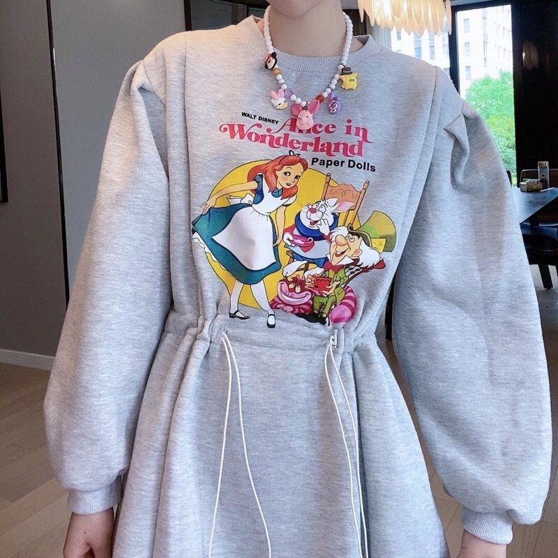 PRE ORDER 4-6 WEEKS - Alice in Wonderland ชุดเดรสสเวตเตอร์เอวมีเชือกรูดผู้หญิงเกาหลี
