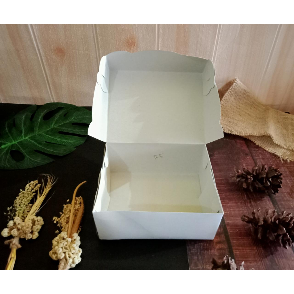 กล่องเค้ก 16 ซม. x 12 ซม. x 7.5 ซม. R5 JB ต่อ 10 ชิ้น (R5 JB 310)