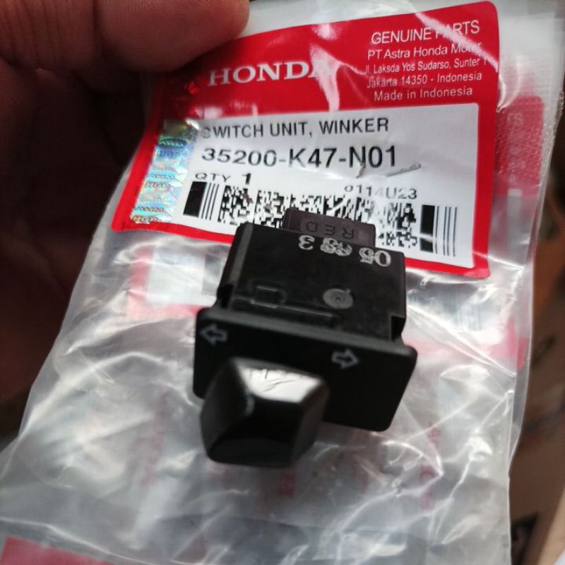 TOMBOL SWITCH BUTTON TURN SIGNAL SWITCH VARIO 125 150 LED REVO FI BEAT ใหม่ ORIGINAL 35200 K03 N31 /