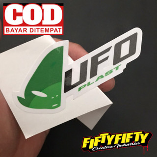 สติกเกอร์ พิมพ์ลาย UFO GREEN เคลือบเงา สําหรับติดตกแต่งหมวกกันน็อครถจักรยานยนต์ รถยนต์