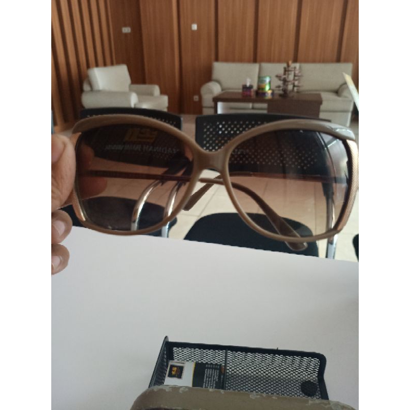 แว่นตา Presloved Charles & Keith