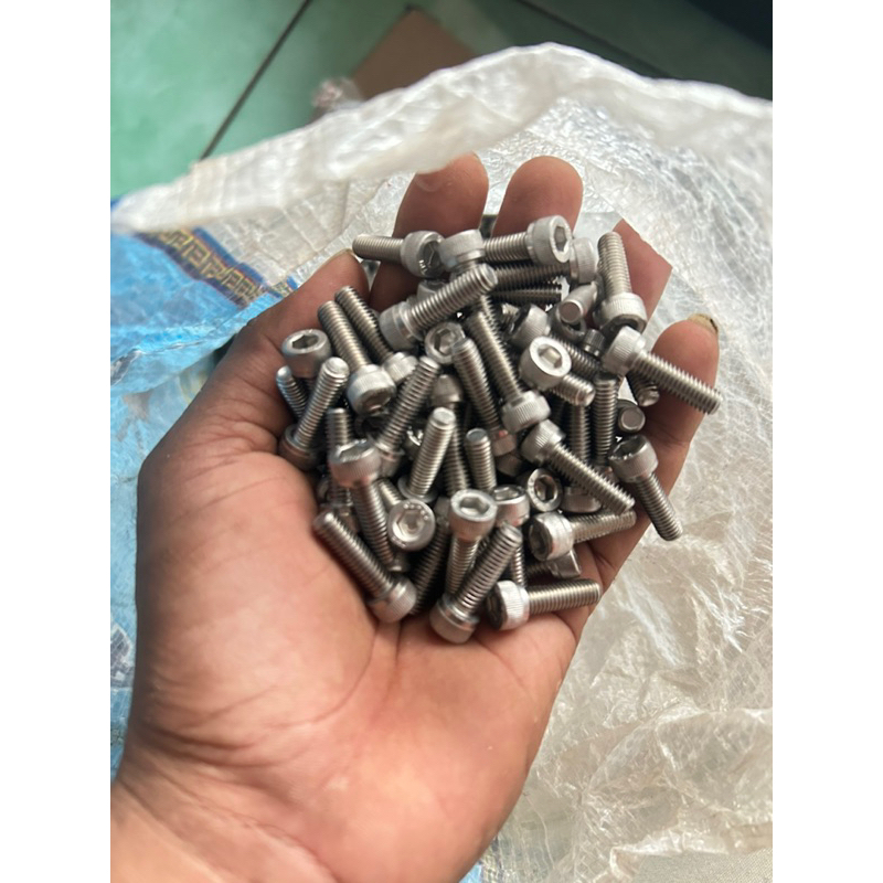 M6x20 BOLT 6x20 สแตนเลสเหล็ก GER CAP BOLT