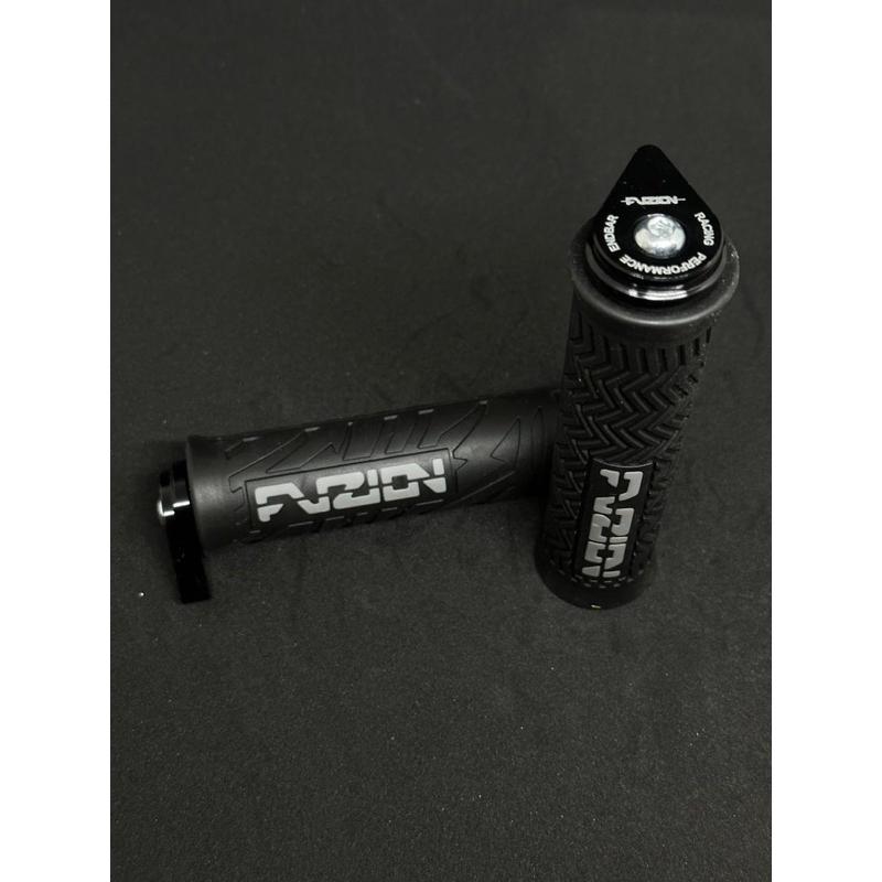FUZION TREADED GRIP PACKAGE PLUS ORIGINAL FUZION HANDLEBAR STRAPS