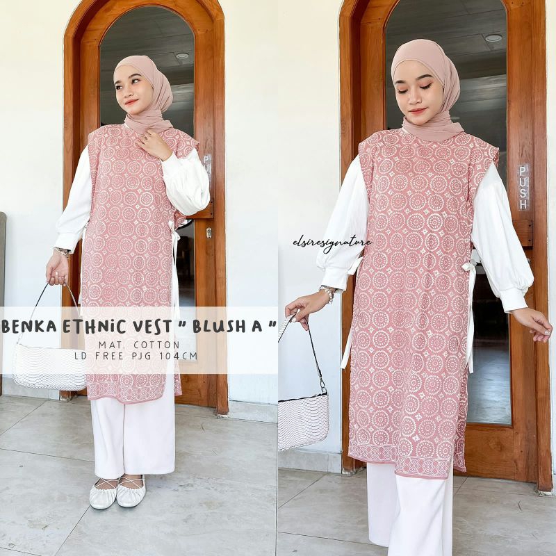 เสื้อกั๊ก Benka โดย Dannis Signature