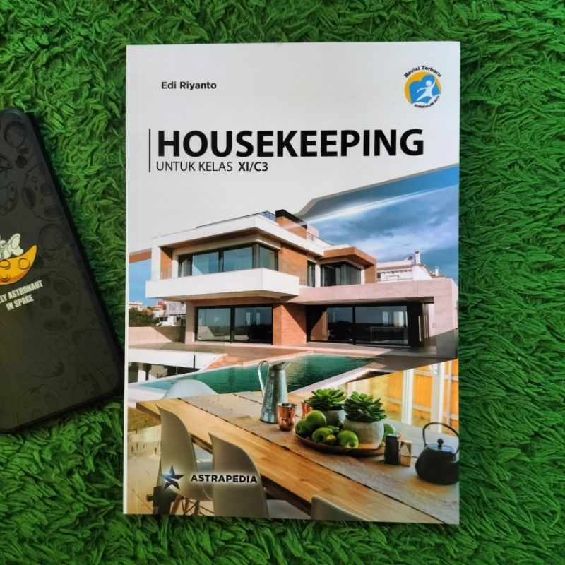 ต้นฉบับ HOUSEKEEPING หนังสือสําหรับเกรด 11 C3 VOCATIONAL SCHOOL