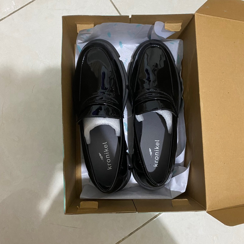 KRONIKEL PROJECT // PENNY CHUNKY SHOES ไซส์ 39 (loafers new used SHOES new original preloved oxford 